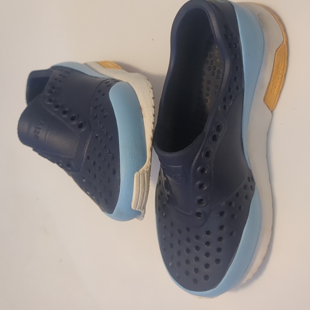 Native Kid's Navy shoes size 9C
